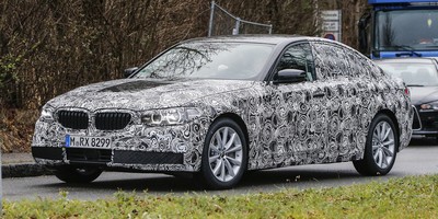 BMW 5 2106 модельного года на дорожных испытаниях