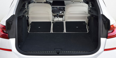 Багажное отделение BMW 6 GT увеличивается до 1800 литров благодаря складывающимся сидениям