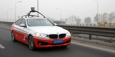 Дорожные испытания беспилотного BMW 3 в Китае