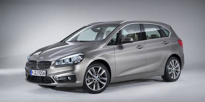 Названы российские цены на новые компактвэны BMW 2 Series Active Tourer 