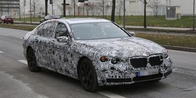 Новый BMW 7 Series в камуфляже на дорожных испытаниях
