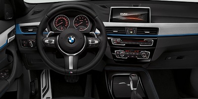 Интерьера кроссовера BMW X1 sDrive18i 2016